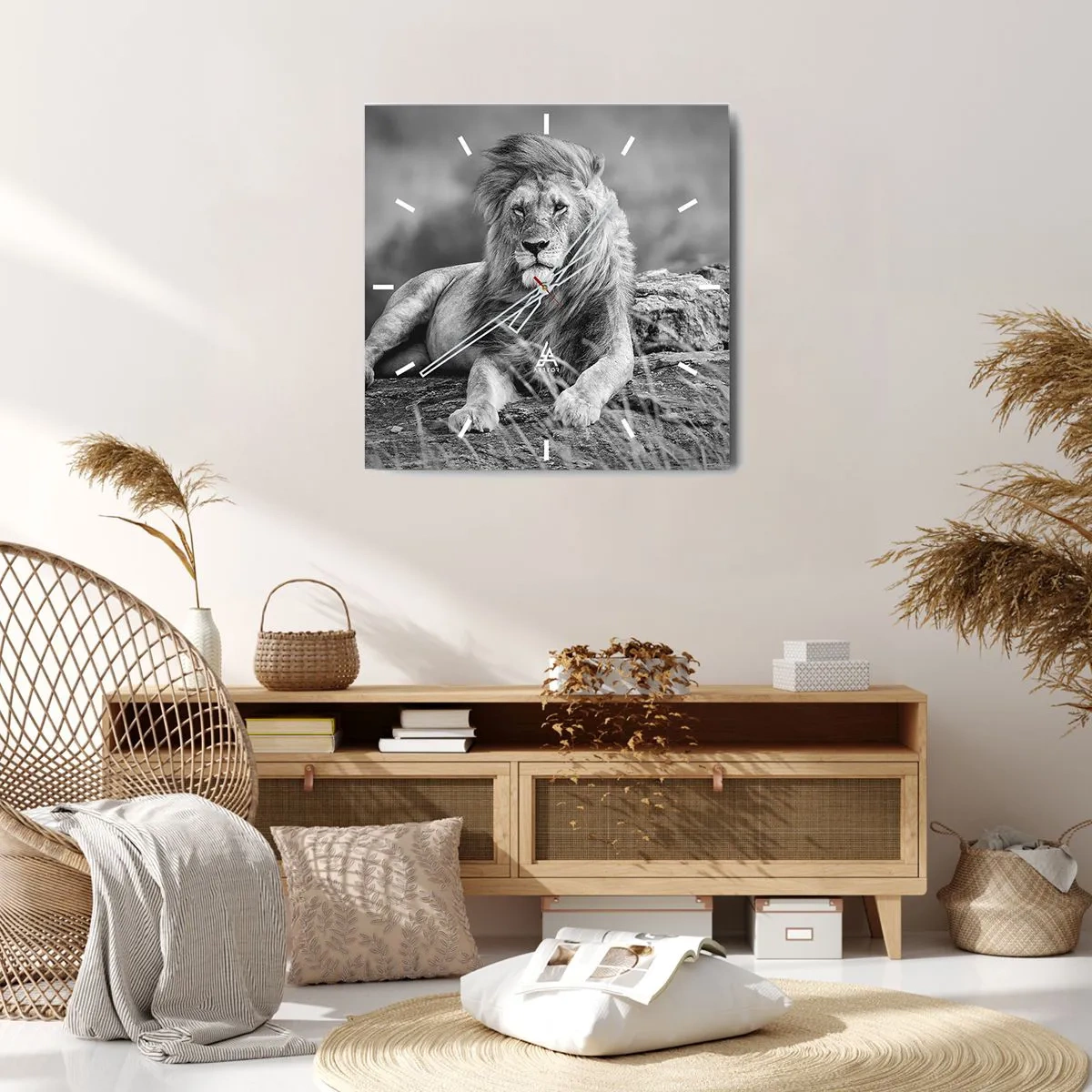 Horloge murale - Pendule murale - Lion reposant sur un rocher dans un style monochrome - 30x30cm - Sieste royale - Décoration murale moderne pour le salon et la chambre ARTTOR