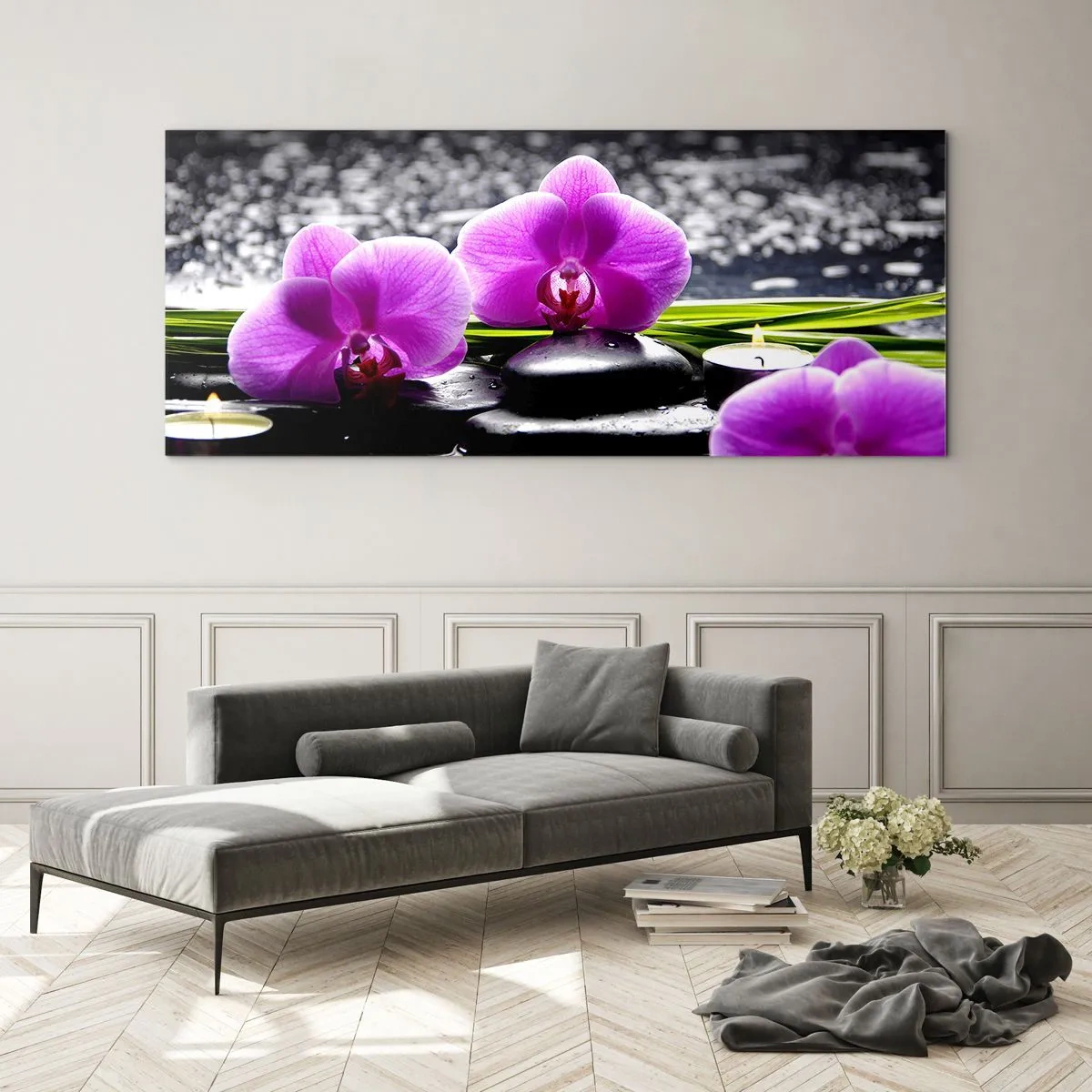 Impression sur verre - Image sur verre - Orchidées violettes sur fond de pierres et de bougies dans un cadre relaxant - 160x50cm - Se noyer dans la paix et la tranquillité - Décoration murale moderne pour le salon et la chambre ARTTOR