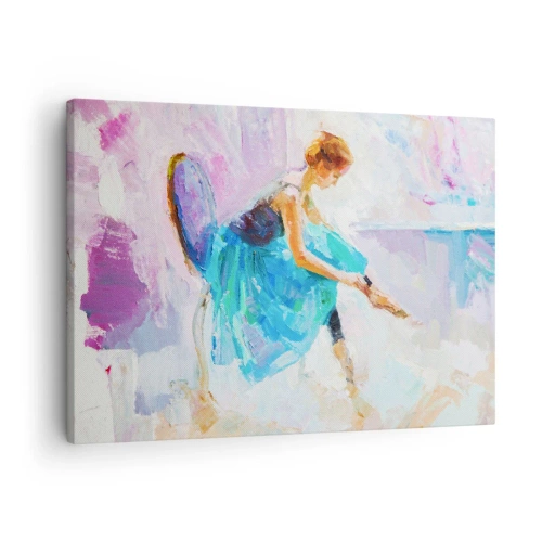 Impression sur toile - Image sur toile - Une ballerine se prépare à danser dans des tons pastel. - 70x50cm - Grâce ineffable, charme subtil - Décoration murale moderne pour le salon et la chambre ARTTOR