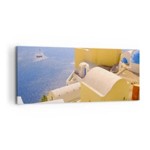 Impression sur toile - Image sur toile - Architecture grecque avec vue sur la mer et un bateau en arrière-plan - 120x50cm - Paysage grec en blanc et bleu ciel - Décoration murale moderne pour le salon et la chambre ARTTOR