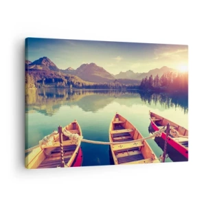 Impression sur toile - Image sur toile - Bateaux sur un lac calme entouré de montagnes au coucher du soleil - 70x50cm - Vivre selon ses règles - Décoration murale moderne pour le salon et la chambre ARTTOR