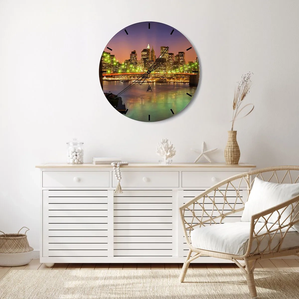 Horloge murale - Pendule murale - Des gratte-ciel illuminés et un pont sur la rivière dans la lumière du soir - 30x30cm - Ici la lumière ne s'éteint jamais - Décoration murale moderne pour le salon, la cuisine et la chambre ARTTOR