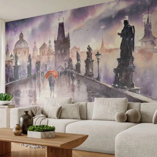 Papier Peint Photo Premium Canvas - Vue romantique d'un pont avec un parapluie sur fond de ville en soirée - 100x70cm - Les gens ne changent pas - Décoration murale moderne pour le salon et la chambre ARTTOR