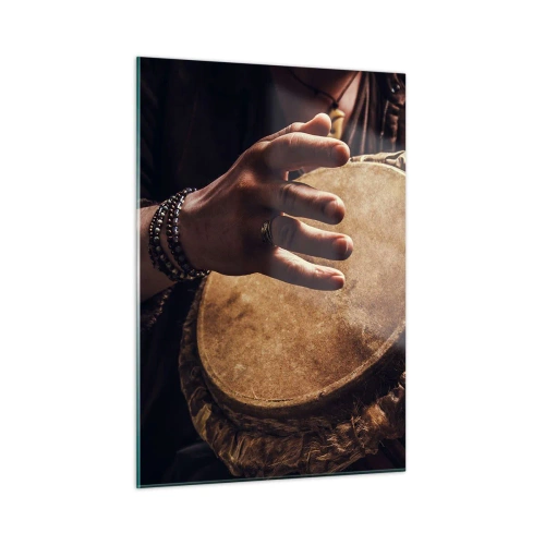 Impression sur verre - Image sur verre - Gros plan de mains jouant du djembé dans une lumière chaude. - 50x70cm - Au rythme du coeur - Décoration murale moderne pour le salon et la chambre ARTTOR