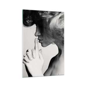 Impression sur verre - Image sur verre - Profil noir et blanc d'une femme faisant un geste de silence - 70x100cm - A l'écoute d'elle-même - Décoration murale moderne pour le salon et la chambre ARTTOR
