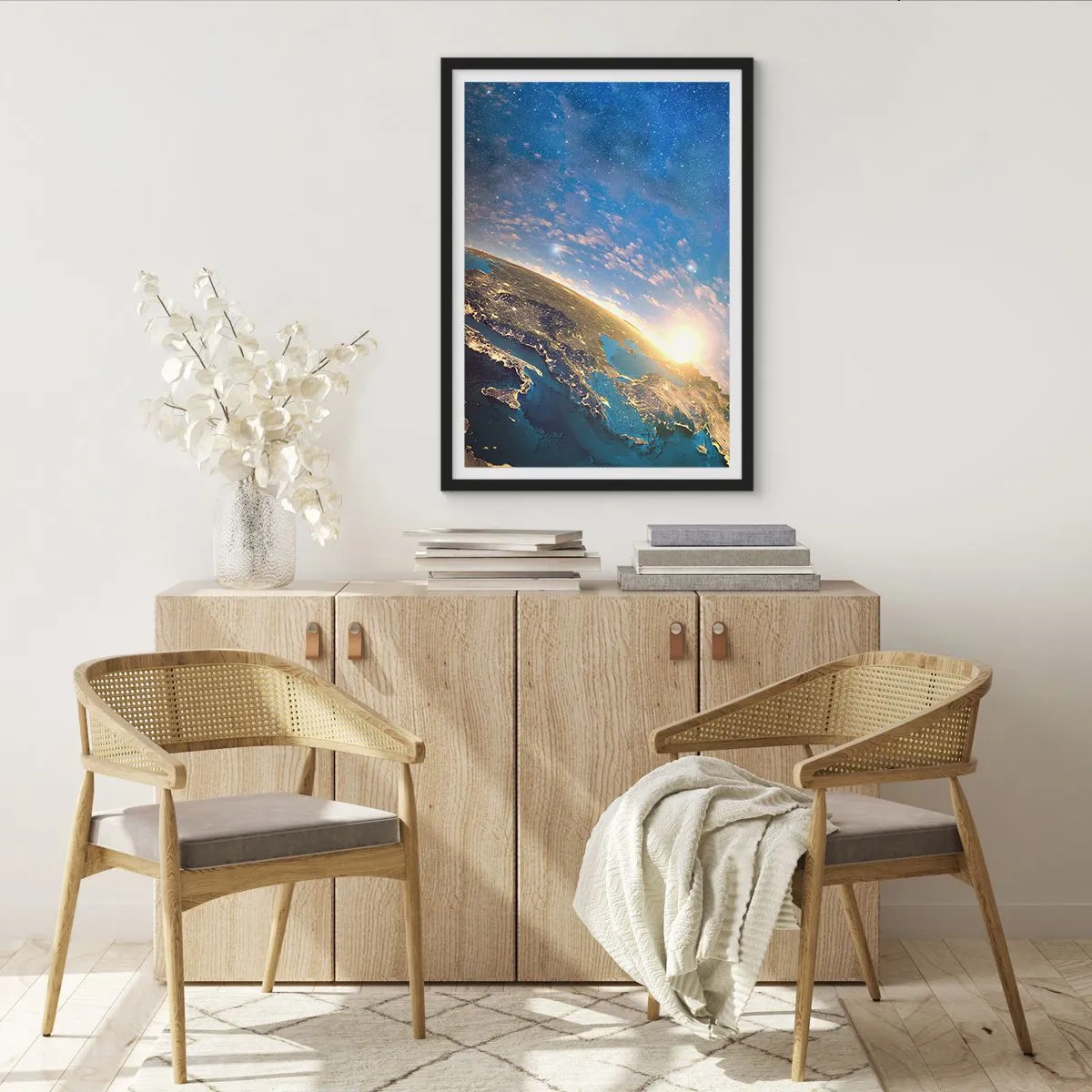 Affiche dans un cadre noir - Poster - La Terre vue de l'espace au lever du soleil - 50x70cm - Regardons-nous de loin - Décoration murale moderne pour le salon et la chambre ARTTOR