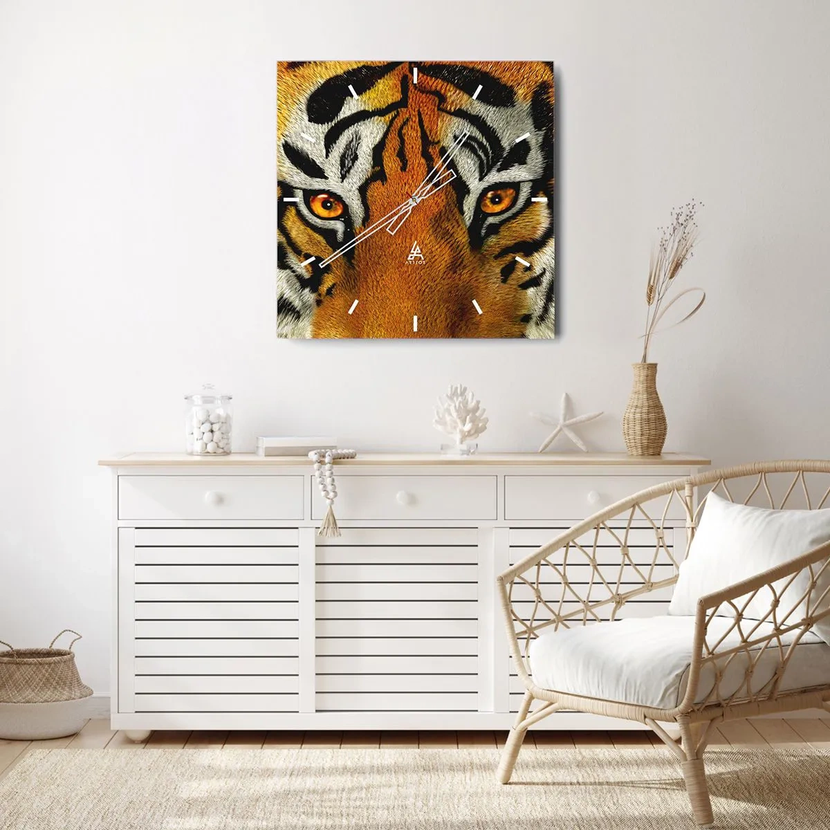 Horloge murale - Pendule murale - Portrait en gros plan d'un tigre au regard intense - 30x30cm - Terrible et beau - Décoration murale moderne pour le salon et la chambre ARTTOR