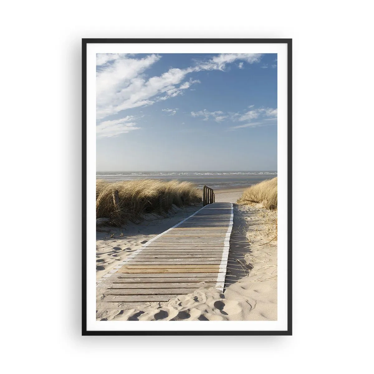 Affiche dans un cadre noir - Poster - Derrière la dune, dans le bruissement de l'herbe - 70x100 cm