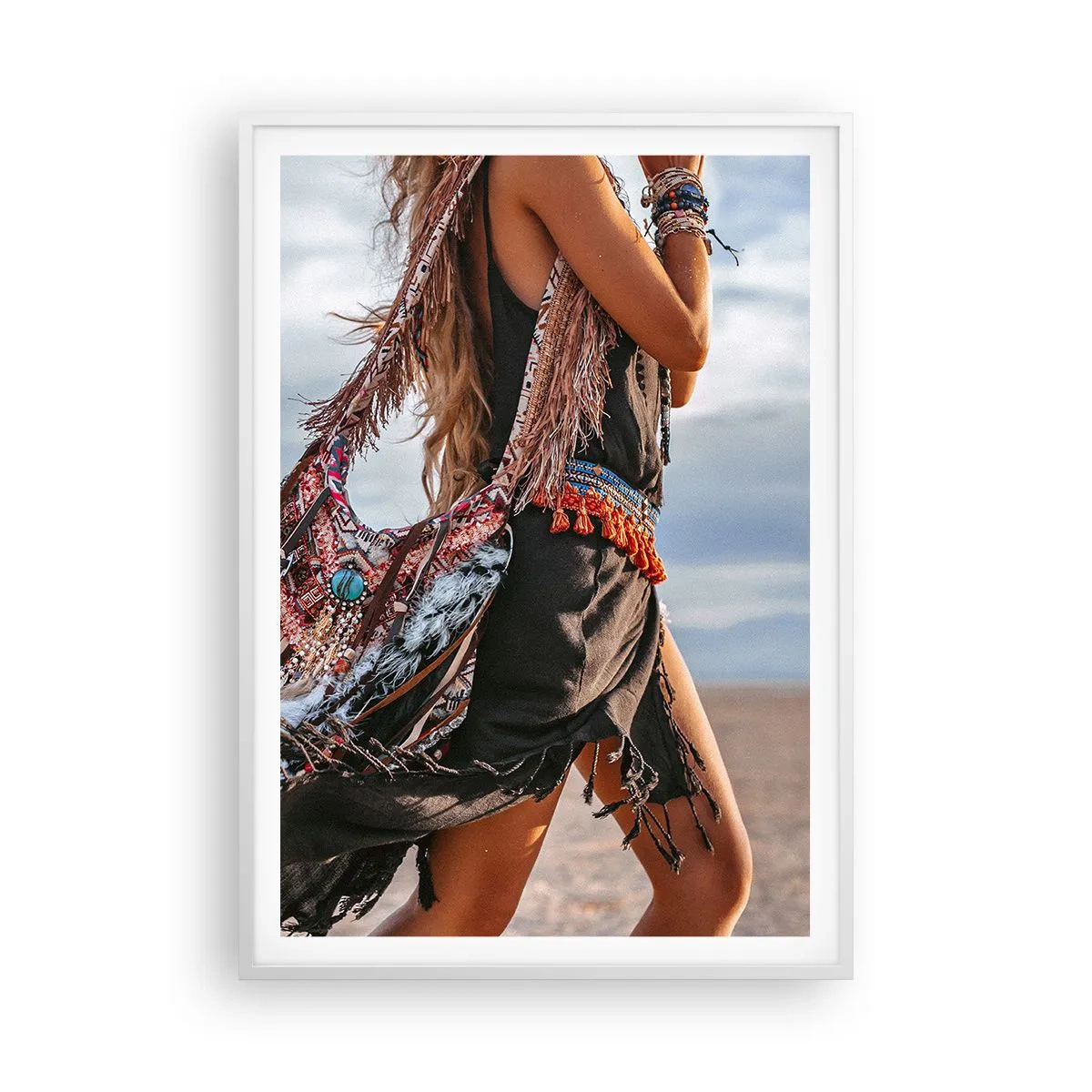Affiche dans un cadre blanc - Poster - La fille du chaman - 70x100 cm