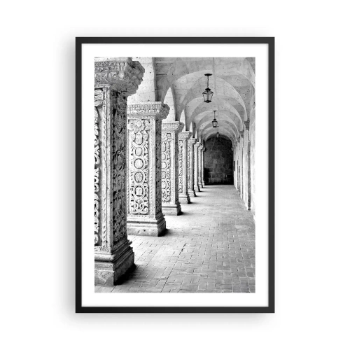 Affiche dans un cadre noir - Poster - Une photographie en noir et blanc d'un cloître historique avec des colonnes - 50x70cm - Où cela mène-t-il…? - Décoration murale moderne pour le salon et la chambre ARTTOR
