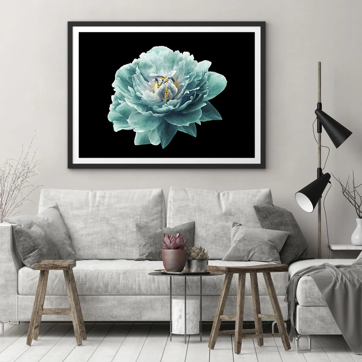 Affiche dans un cadre noir - Poster - Fleur de pivoine turquoise sur fond noir - 70x50cm - Pétales bleus et dorés - Décoration murale moderne pour le salon et la chambre ARTTOR
