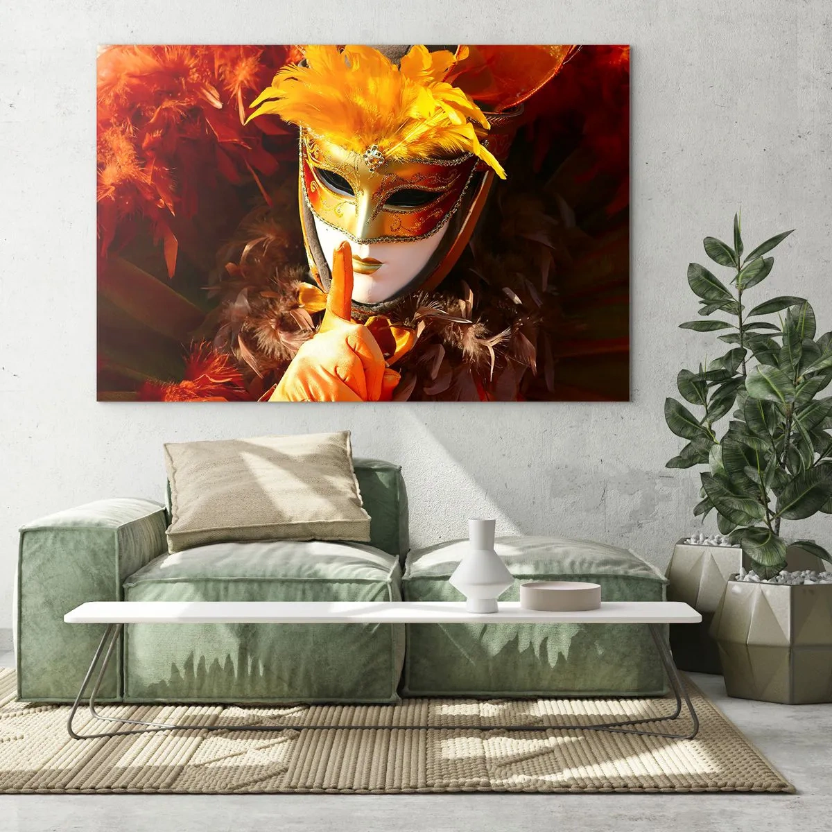 Impression sur verre - Image sur verre - Une figure portant un masque doré avec des plumes oranges - 70x50cm - Le secret est une partie du jeu - Décoration murale moderne pour le salon et la chambre ARTTOR