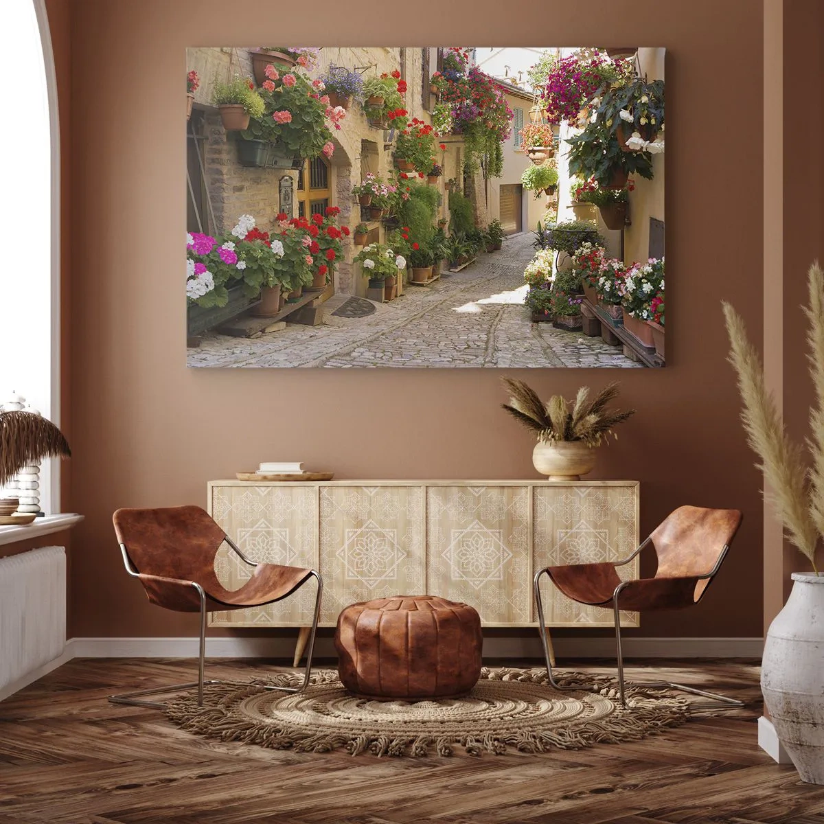 Impression sur toile - Image sur toile - Une rue avec des pots de fleurs et des murs de pierre - 100x70cm - Une inondation de fleurs - Décoration murale moderne pour le salon et la chambre ARTTOR