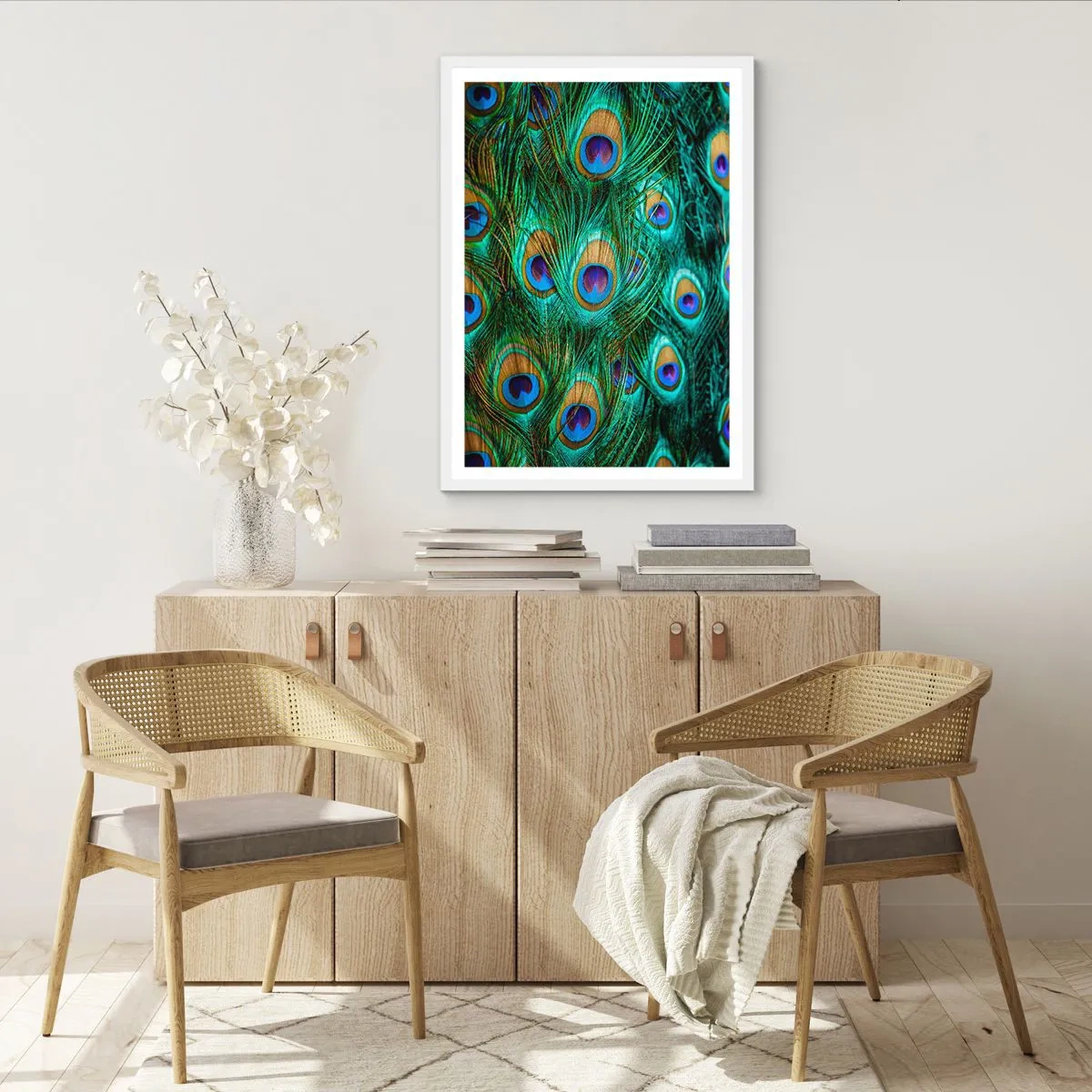 Affiche dans un cadre blanc - Poster - Un regard de paon - 70x100 cm