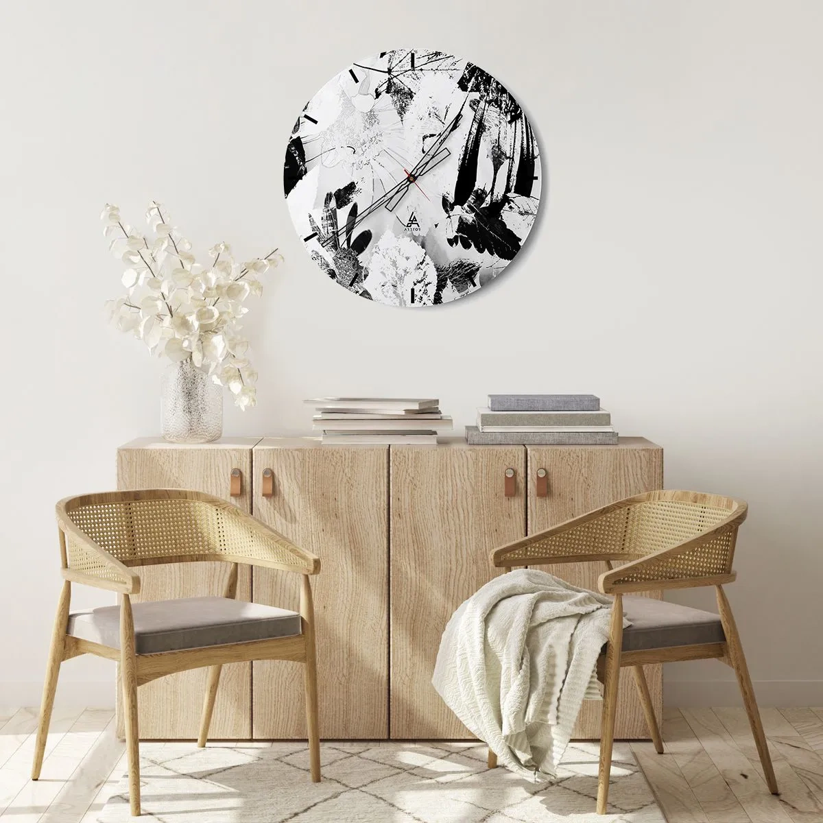 Horloge murale - Pendule murale - Motif floral et de feuilles noir et blanc dans un style artistique - 30x30cm - Automne en négatif - Décoration murale moderne pour le salon, la cuisine et la chambre ARTTOR