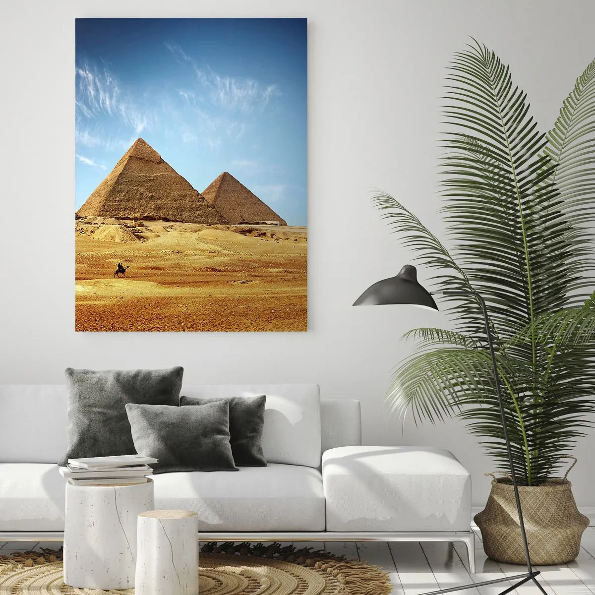 Impression sur verre - Image sur verre - Les pyramides de Gizeh contre un ciel bleu et un paysage désertique - 80x120cm - 40 siècles vous regardent - Décoration murale moderne pour le salon et la chambre ARTTOR