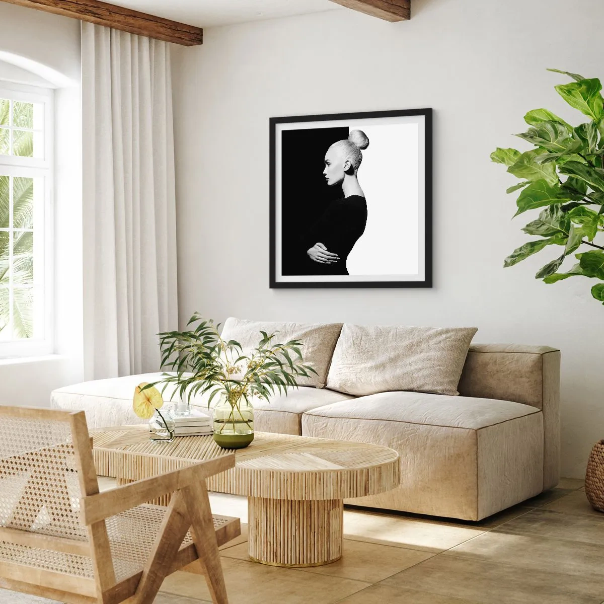 Affiche dans un cadre noir - Poster - Tout simplement une femme - 30x30 cm