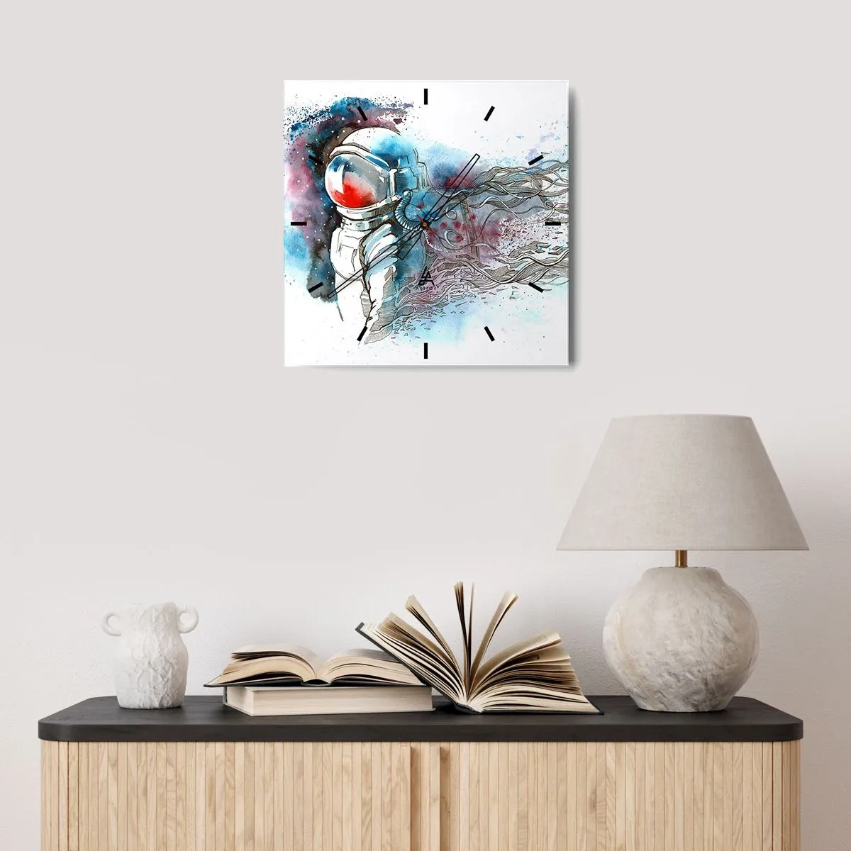 Horloge murale - Pendule murale - Un cosmonaute dans une aquarelle dynamique avec des détails cosmiques - 30x30cm - Seul avec l'espace - Décoration murale moderne pour le salon et la chambre ARTTOR