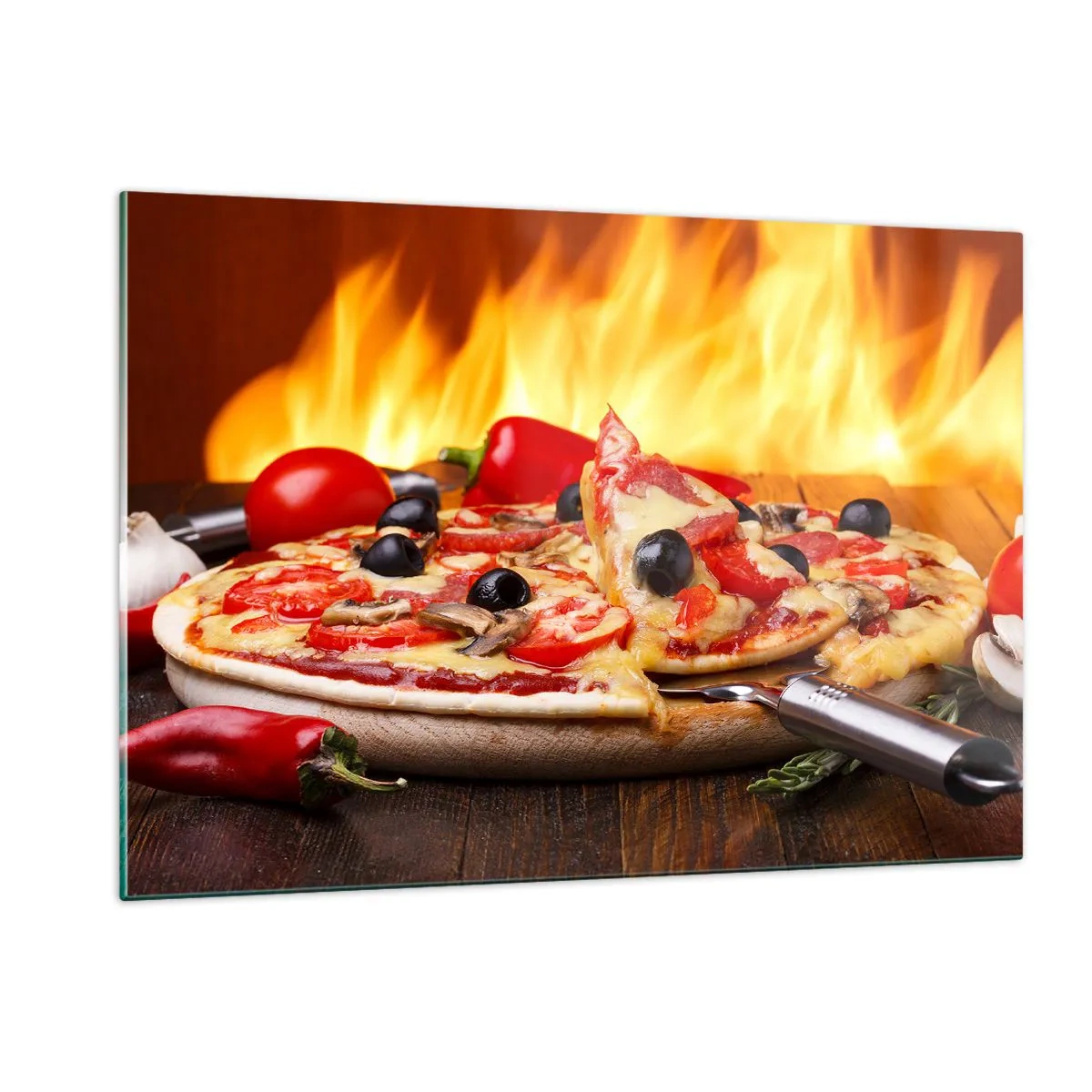 Impression sur verre - Image sur verre - Pizza aux olives sur fond de flammes - 120x80cm - From Italy with love - Décoration murale moderne pour le salon et la chambre ARTTOR