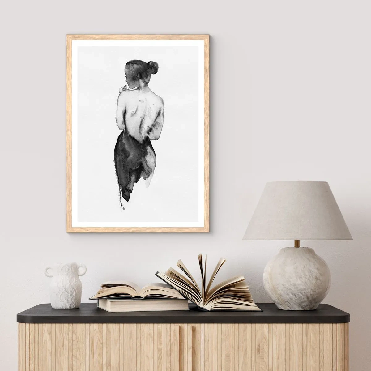 Affiche dans un chêne clair - Poster - Auprès d'elle, le monde disparaît - 70x100 cm