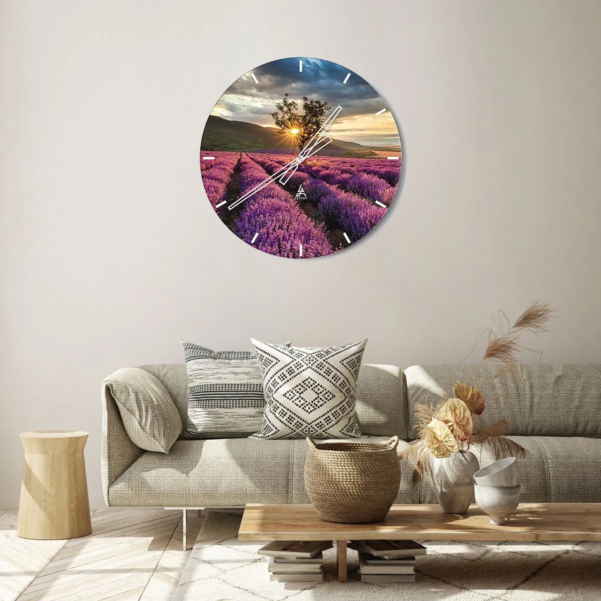 Horloge murale - Pendule murale - Un champ de lavande au coucher du soleil avec un arbre solitaire - 30x30cm - Arôme de couleur lilas - Décoration murale moderne pour le salon, la cuisine et la chambre ARTTOR