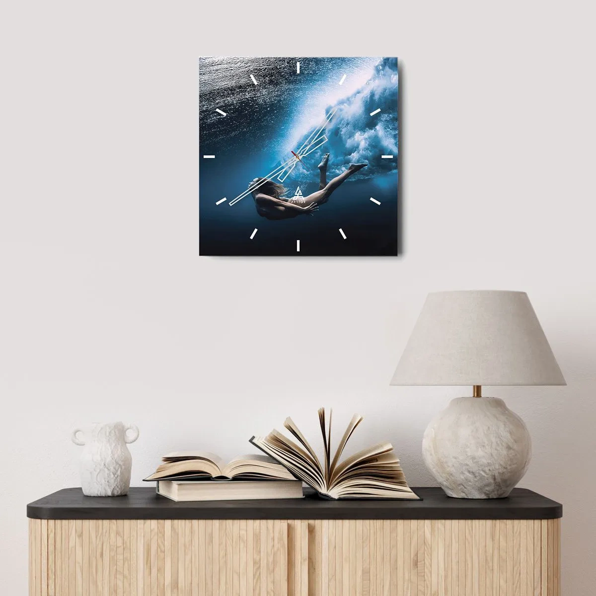 Horloge murale - Pendule murale - Prise de vue sous-marine avec une femme et des bulles d'air - 30x30cm - Sirène moderne - Décoration murale moderne pour le salon et la chambre ARTTOR