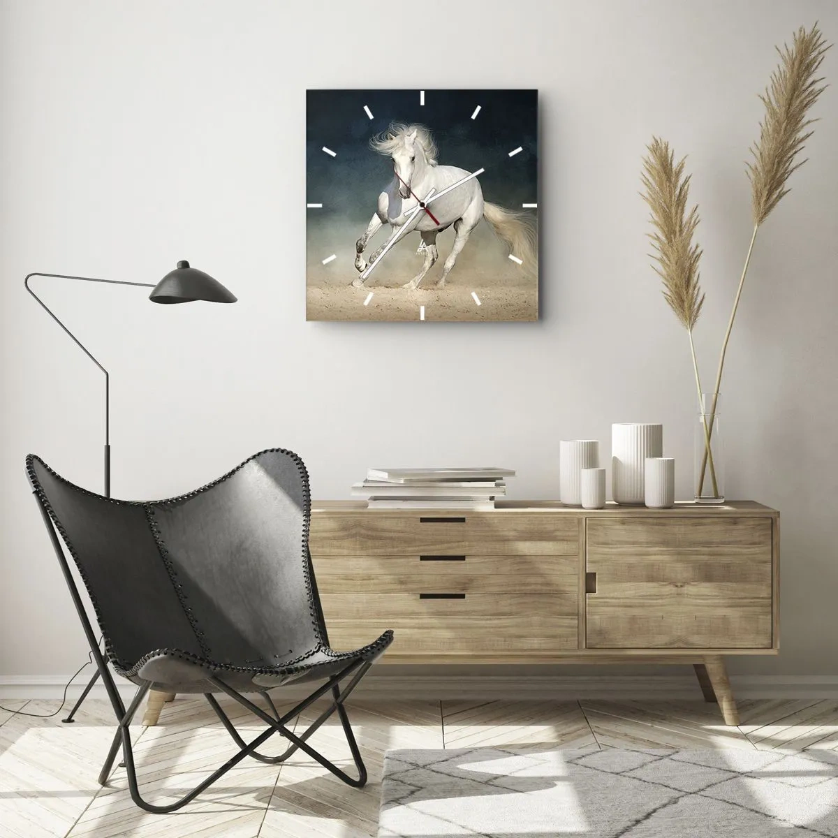 Horloge murale - Pendule murale - Un cheval blanc galopant dans un ciel flou - 30x30cm - La liberté à l'état pur - Décoration murale moderne pour le salon et la chambre ARTTOR