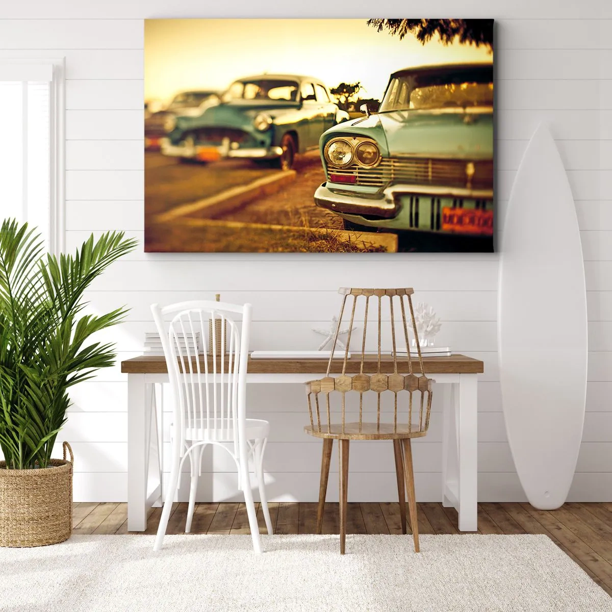 Impression sur toile - Image sur toile - Voitures classiques dans la chaude lumière du coucher du soleil - 120x80cm - Nous attendrons et verrons - Décoration murale moderne pour le salon et la chambre ARTTOR