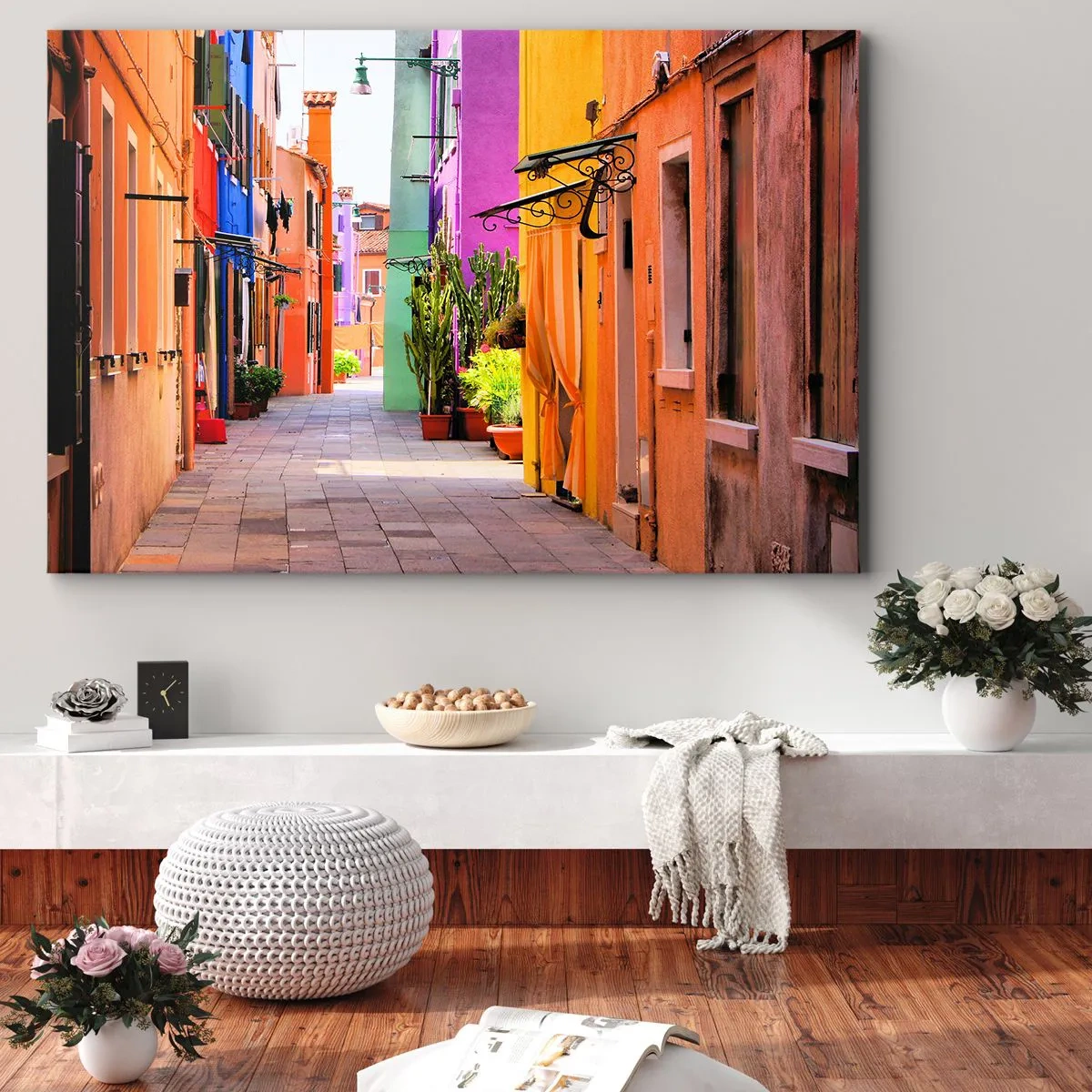 Impression sur toile - Image sur toile - Une rue colorée avec des immeubles aux tons clairs - 100x70cm - Allée arc-en-ciel - Décoration murale moderne pour le salon et la chambre ARTTOR