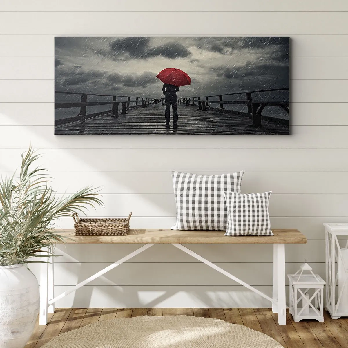 Impression sur toile - Image sur toile - Une personne avec un parapluie rouge sur une jetée pluvieuse - 140x50cm - Peu importe qu'il pleuve - Décoration murale moderne pour le salon et la chambre ARTTOR