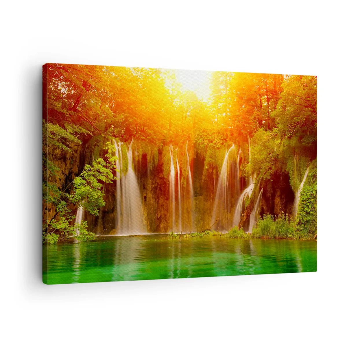 Impression sur toile - Image sur toile - Cascades entourées de verdure dans la lueur du soleil couchant - 70x50cm - Au soleil et à l'ombre - Décoration murale moderne pour le salon et la chambre ARTTOR