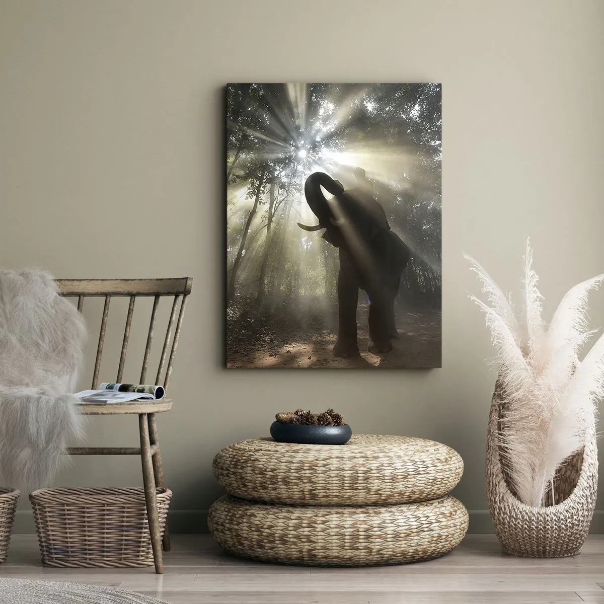Impression sur toile - Image sur toile - Un éléphant dans la forêt entouré de rayons de lumière dans la brume matinale - 50x70cm - Sous la bonne étoile - Décoration murale moderne pour le salon et la chambre ARTTOR