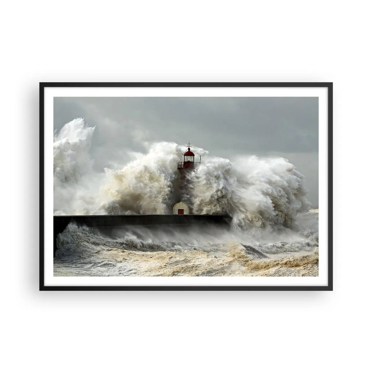 Affiche dans un cadre noir - Poster - Un phare entouré de vagues violentes pendant une tempête - 100x70cm - La colère de l'océan - Décoration murale moderne pour le salon et la chambre ARTTOR