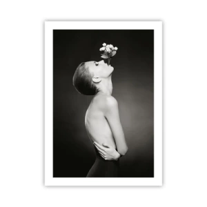 Affiche - Poster - Portrait noir et blanc d'une femme avec des fleurs - 50x70cm - Elégance excentrique - Décoration murale moderne pour le salon et la chambre ARTTOR