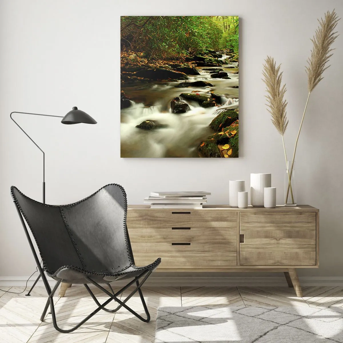 Impression sur verre - Image sur verre - Un ruisseau dans la forêt entouré de pierres et de feuilles - 50x70cm - Comme de l'argent liquide - Décoration murale moderne pour le salon et la chambre ARTTOR