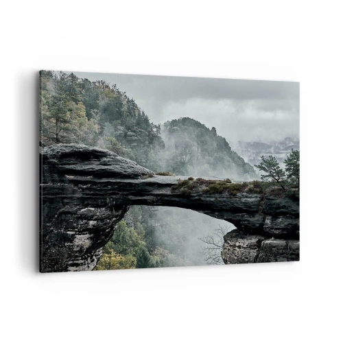 Impression sur toile - Image sur toile - Une arche de pierre entourée de montagnes brumeuses et de forêts - 100x70cm - L'aventure est sur le point de commencer - Décoration murale moderne pour le salon et la chambre ARTTOR