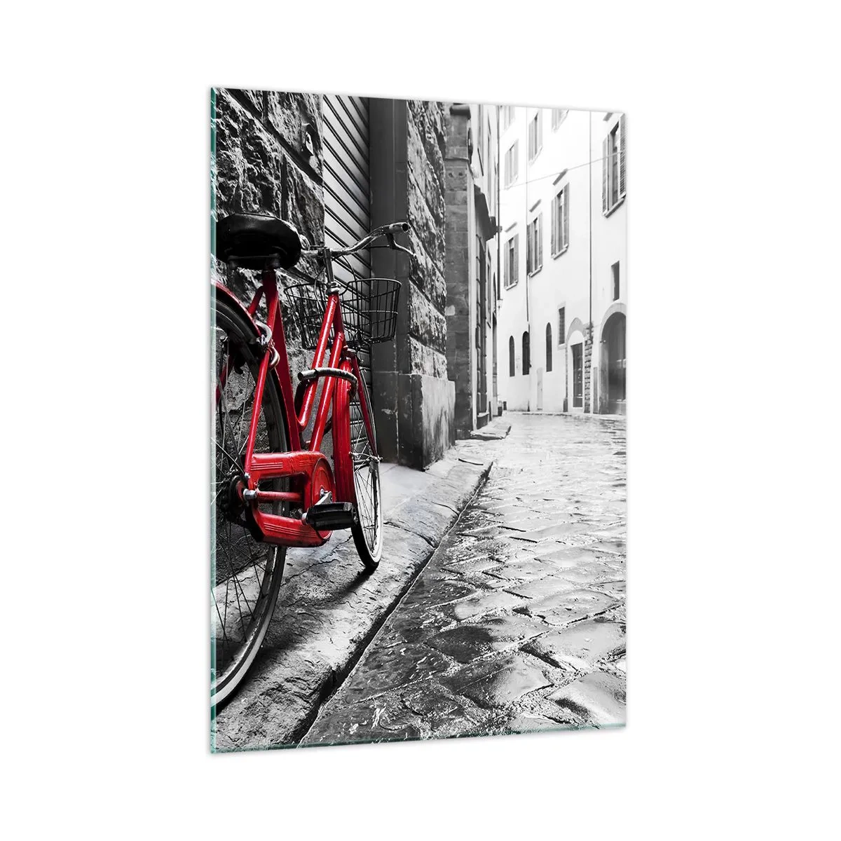 Impression sur verre - Image sur verre - Un vélo rouge sur une rue pavée avec un fond monochrome. - 50x70cm - La vraie beauté ne vieillit pas - Décoration murale moderne pour le salon et la chambre ARTTOR