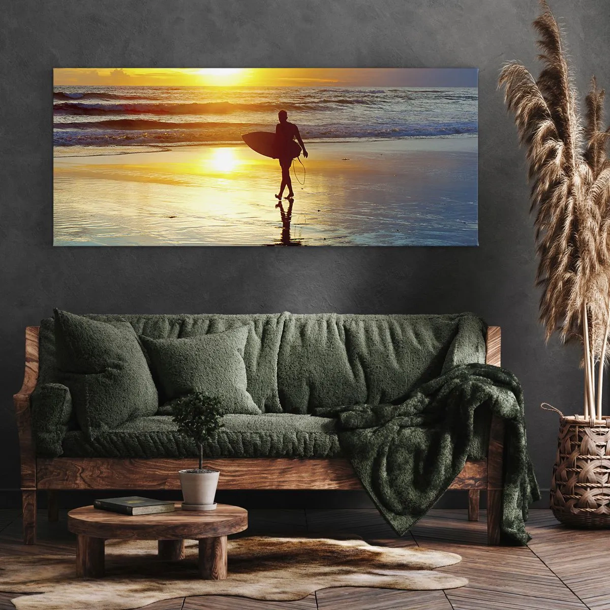 Impression sur toile - Image sur toile - Un surfeur marchant sur la plage au coucher du soleil avec une planche à la main. - 120x50cm - Le retour du guerrier - Décoration murale moderne pour le salon et la chambre ARTTOR
