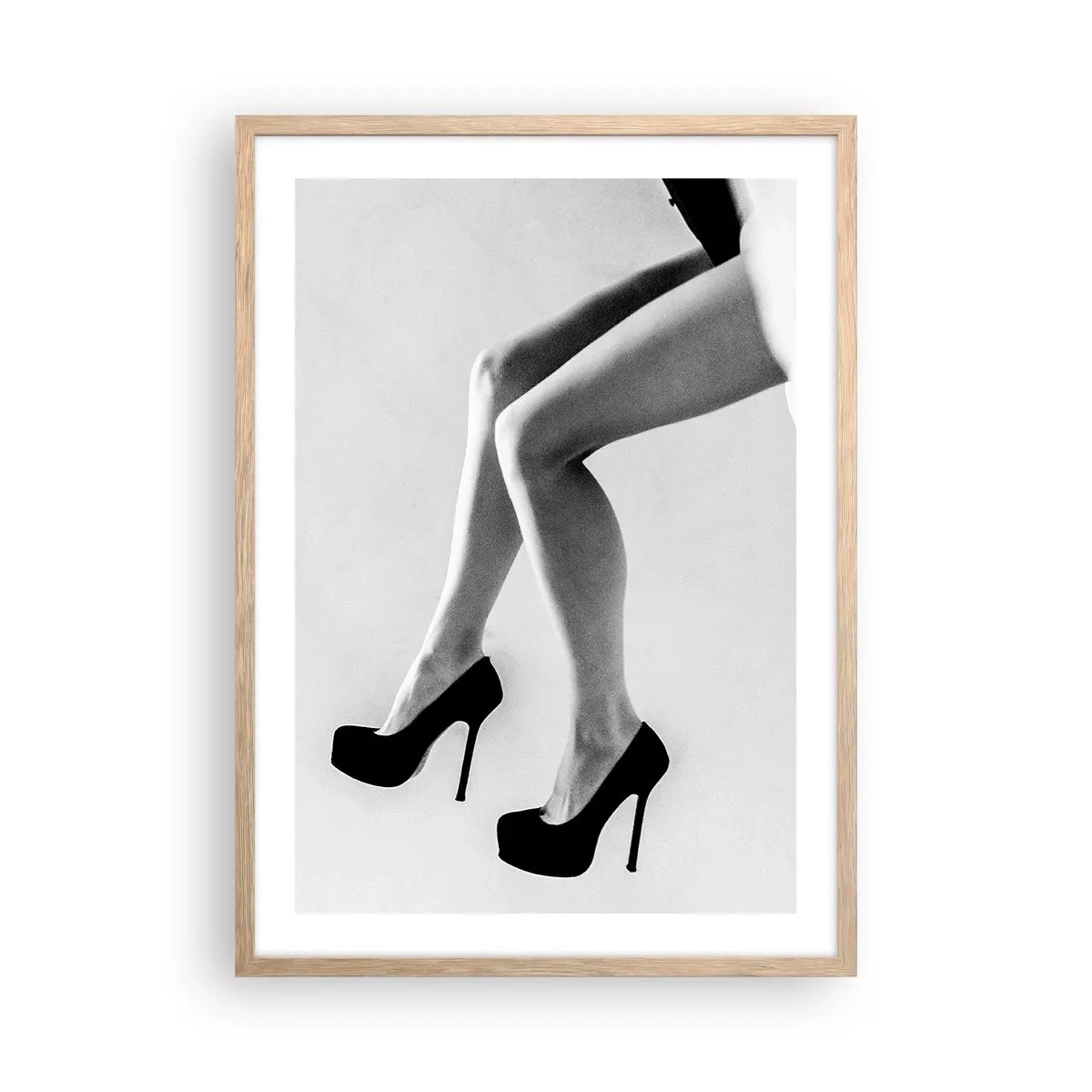 Affiche dans un chêne clair - Poster - Féminité éternelle - 50x70 cm