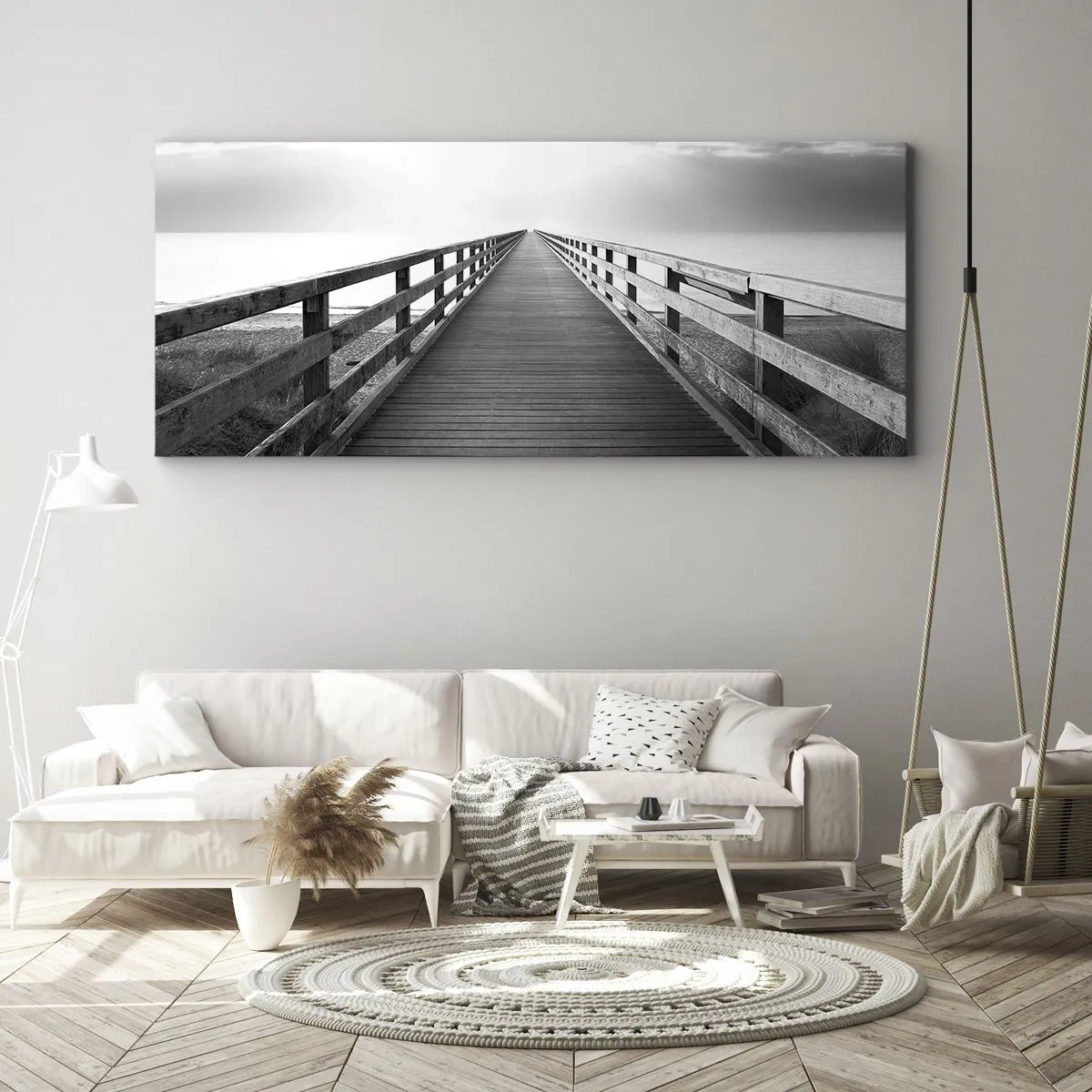 Impression sur toile - Image sur toile - Une image en noir et blanc d'une jetée en bois menant vers l'horizon. - 120x50cm - A perte de vue... - Décoration murale moderne pour le salon et la chambre ARTTOR