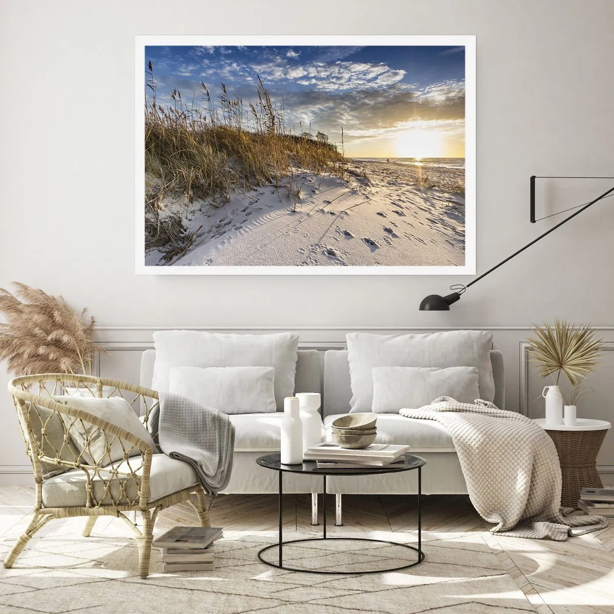 Affiche - Poster - Dunes avec de l'herbe et des empreintes de pas dans le sable au coucher du soleil - 100x70cm - Invitation à la ballade - Décoration murale moderne pour le salon et la chambre ARTTOR