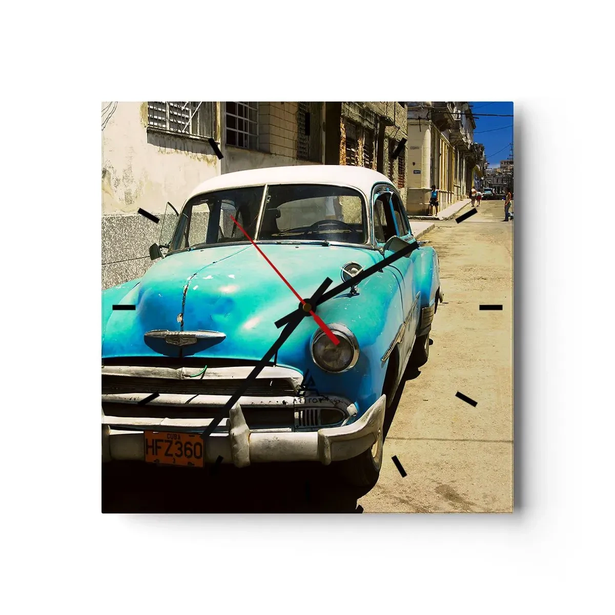 Horloge murale - Pendule murale - Une voiture classique bleue dans la rue par une journée ensoleillée - 30x30cm - Et vive Cuba ! - Décoration murale moderne pour le salon et la chambre ARTTOR