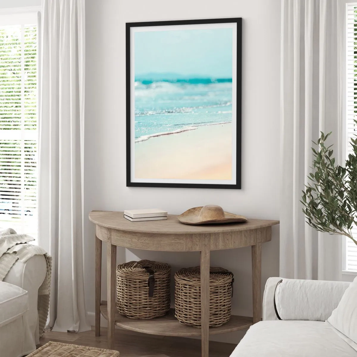 Affiche dans un cadre noir - Poster - Une plage douce et des vagues calmes aux couleurs pastel - 50x70cm - Chaleur et bruissement - Décoration murale moderne pour le salon et la chambre ARTTOR