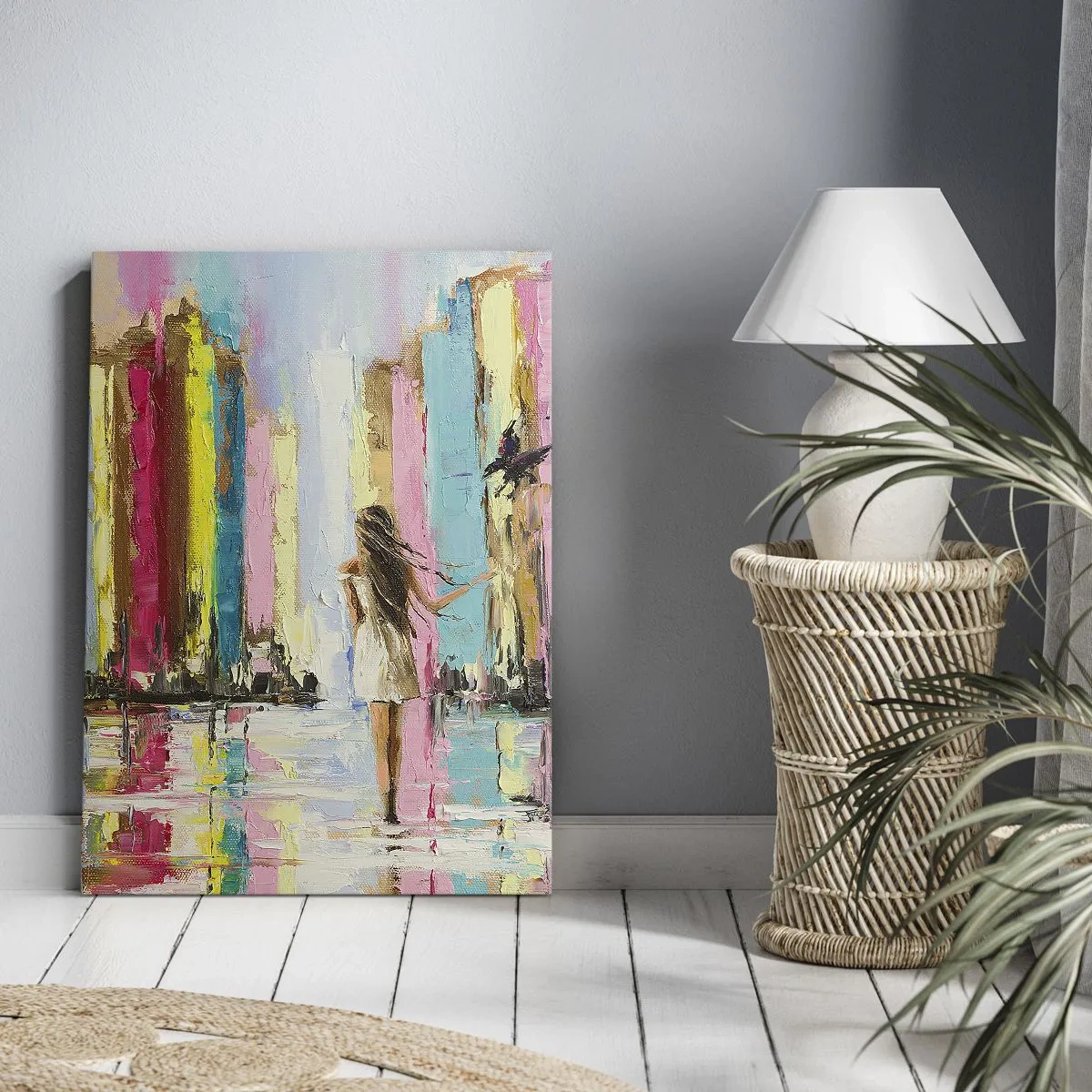 Impression sur toile - Image sur toile - Une ville colorée et une femme en robe blanche avec un oiseau - 70x100cm - Viens avec moi - Décoration murale moderne pour le salon et la chambre ARTTOR