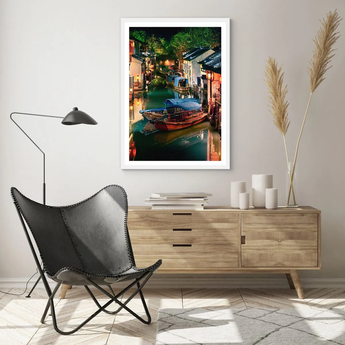 Affiche dans un cadre blanc - Poster - Soirée dans une rue chinoise - 70x100 cm