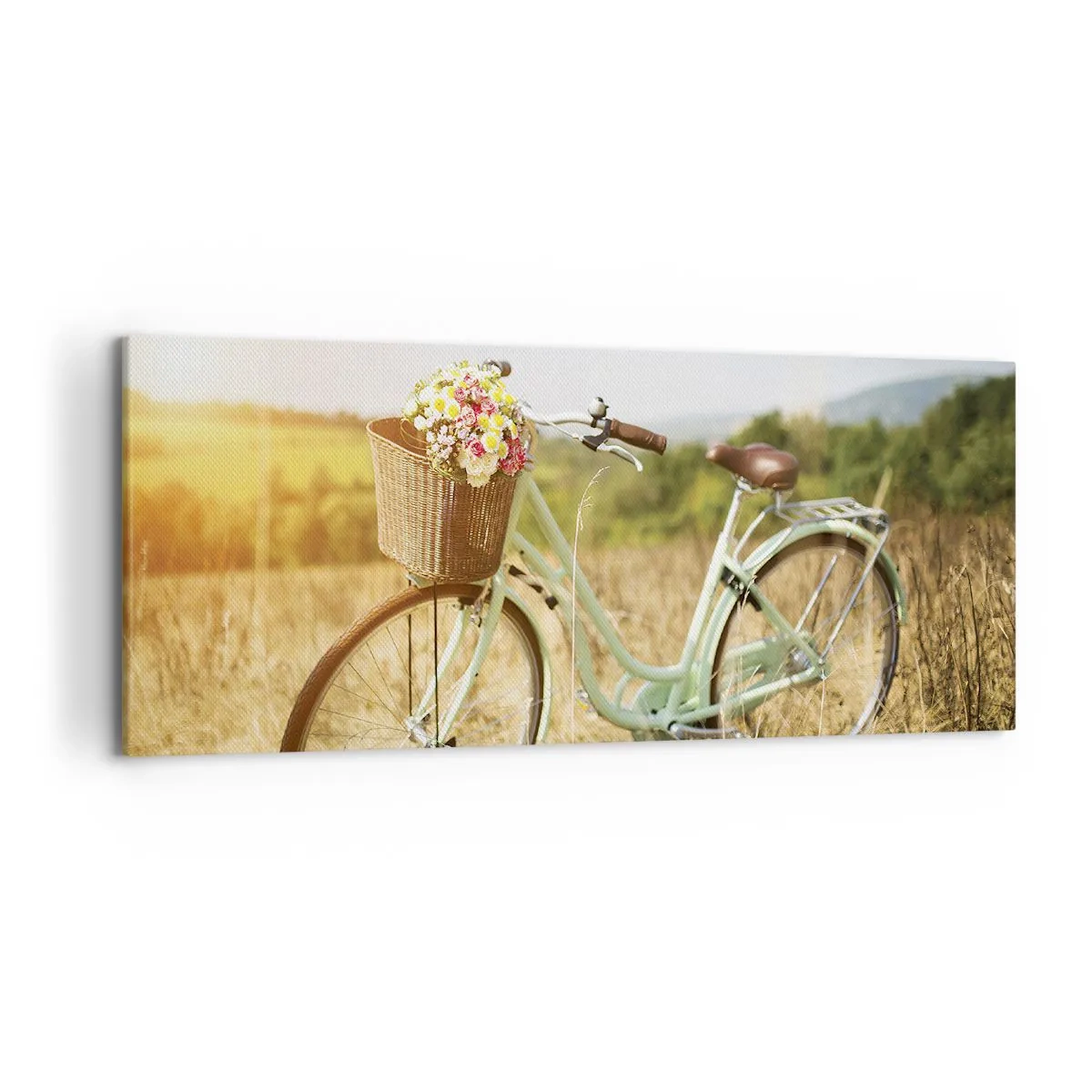 Impression sur toile - Image sur toile - Un vélo rétro avec un panier rempli de fleurs sur fond de prairie. - 120x50cm - Je vais rester un petit moment - Décoration murale moderne pour le salon et la chambre ARTTOR
