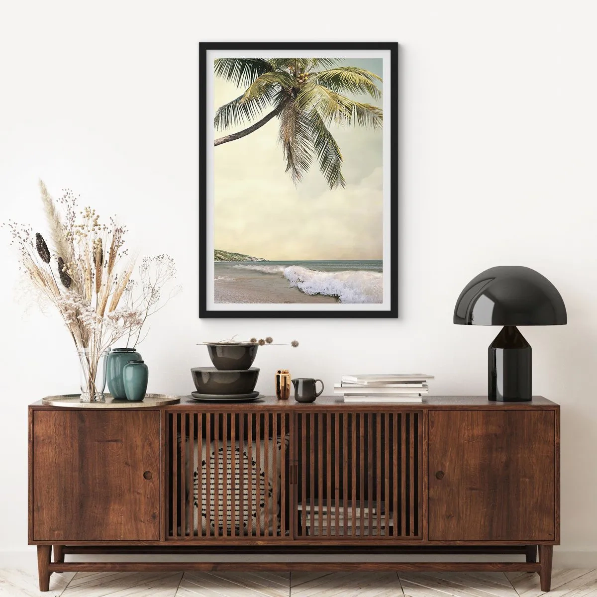 Affiche dans un cadre noir - Poster - Un palmier contre la mer - 50x70cm - Rêve tropical - Décoration murale moderne pour le salon et la chambre ARTTOR