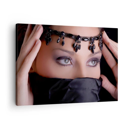 Impression sur toile - Image sur toile - Portrait d'une femme avec des bijoux décoratifs sur fond noir - 70x50cm - Tentation de mystère oriental - Décoration murale moderne pour le salon et la chambre ARTTOR