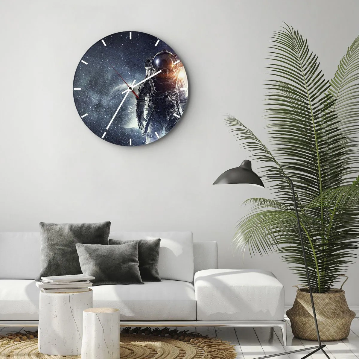 Horloge murale - Pendule murale - Astronaute dans l'espace avec une planète et des étoiles en arrière-plan - 30x30cm - Aventure spatiale - Décoration murale moderne pour le salon, la cuisine et la chambre ARTTOR