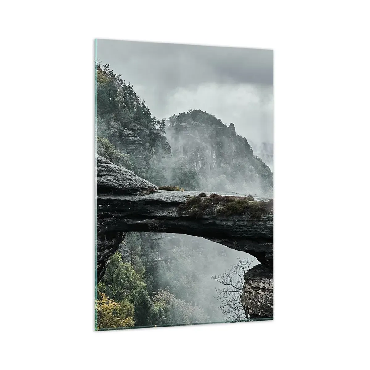 Impression sur verre - Image sur verre - Une arche de pierre entourée de montagnes brumeuses et de forêts - 80x120cm - L'aventure est sur le point de commencer - Décoration murale moderne pour le salon et la chambre ARTTOR